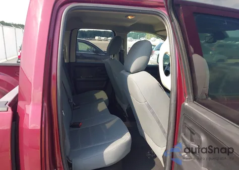 2019 Ram 1500 Classic Tradesman 4X2 6'4 Box z USA, uszkodzony, nr VIN 1C6RR6FG4KS555133